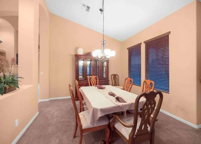 Private House In N Scottsdale
