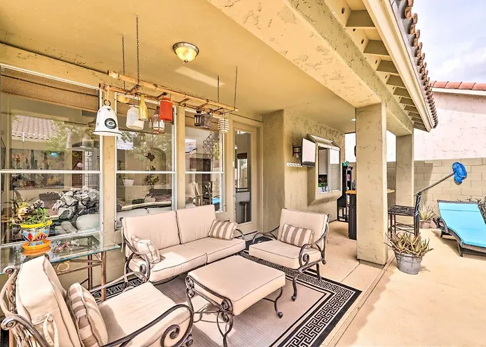 Golf & Unwind Poolside: Cave Creek Group Retreat!