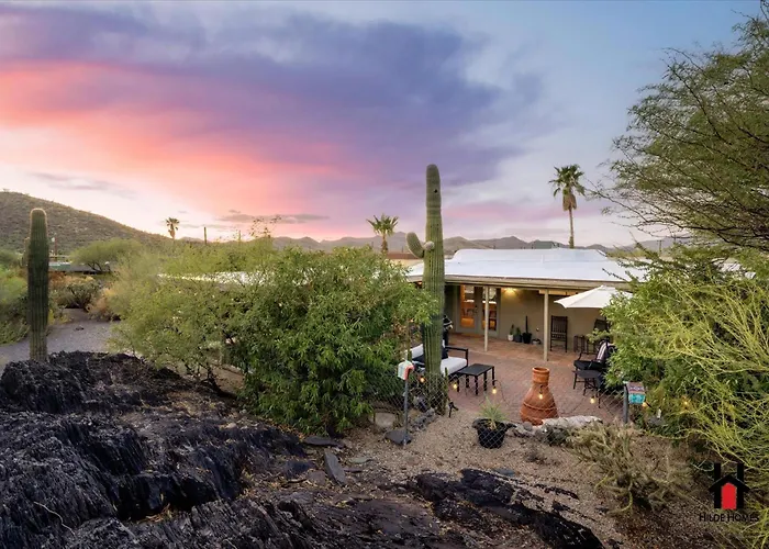 Sonoran Desert Getaway With Cowboy Tub