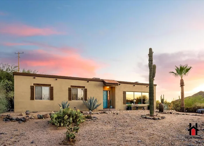 Sonoran Desert Getaway With Cowboy Tub